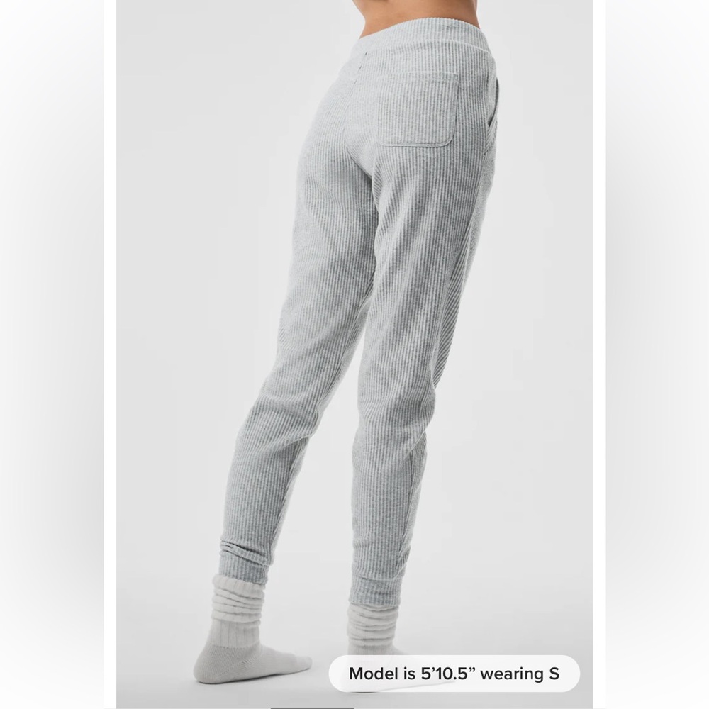 Alo | Muse Sweatpant XS - Picture 3 of 10